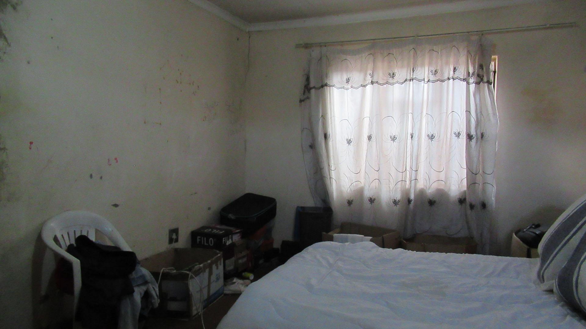 Main Bedroom - 21 square meters of property in Ennerdale