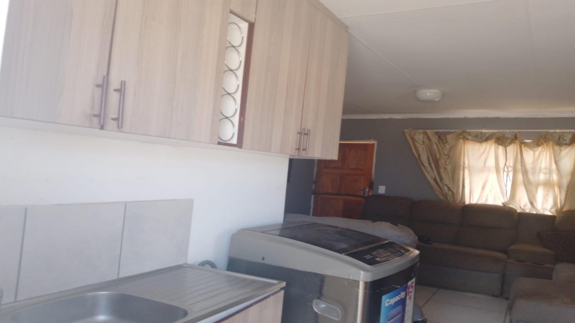 Kitchen of property in Dersley
