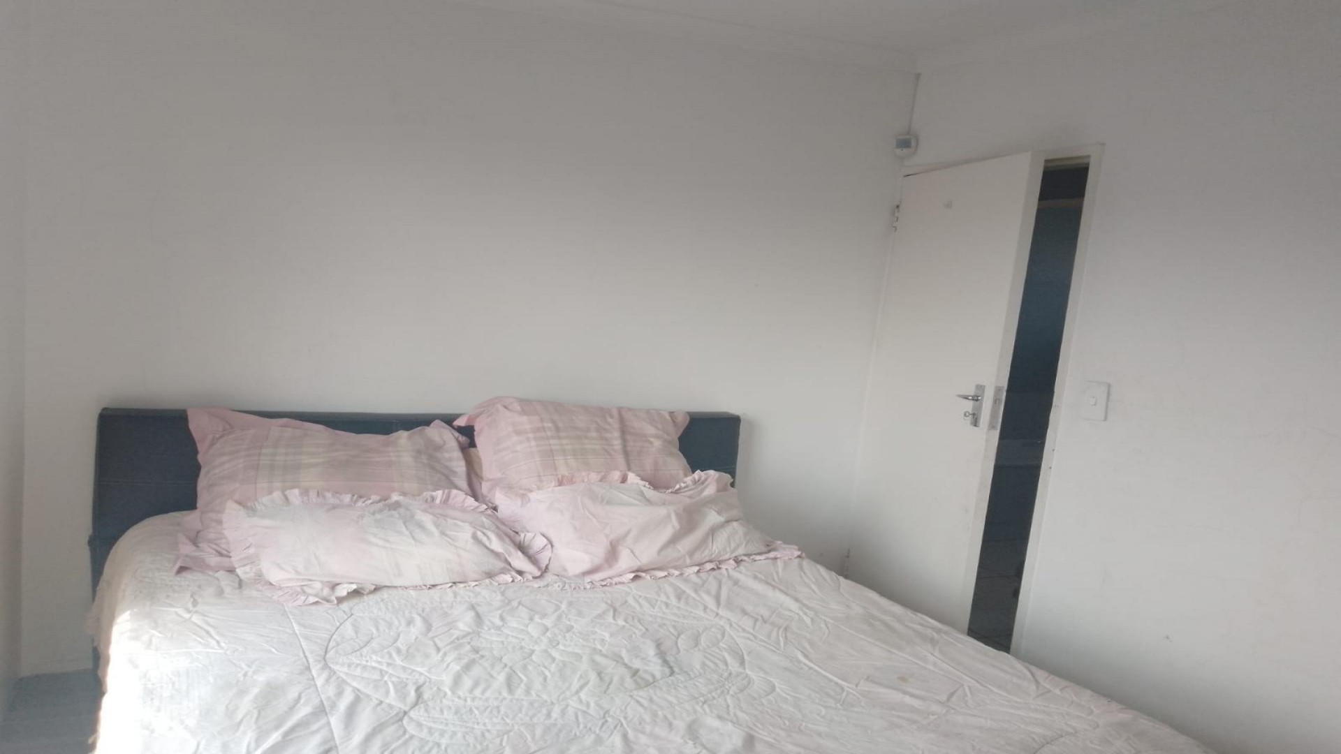 Bed Room 2 of property in Dersley
