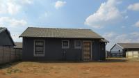 Front View of property in Dersley