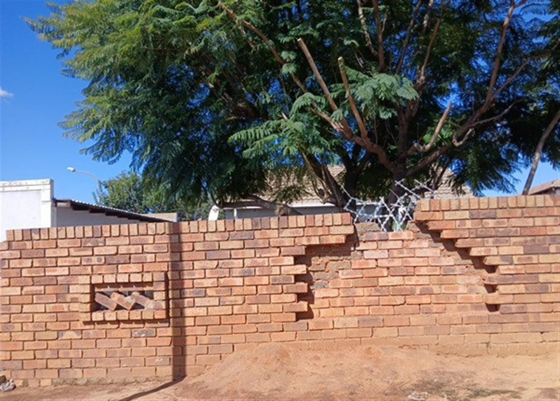 Front View of property in Toekomsrus