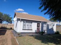 Front View of property in Toekomsrus