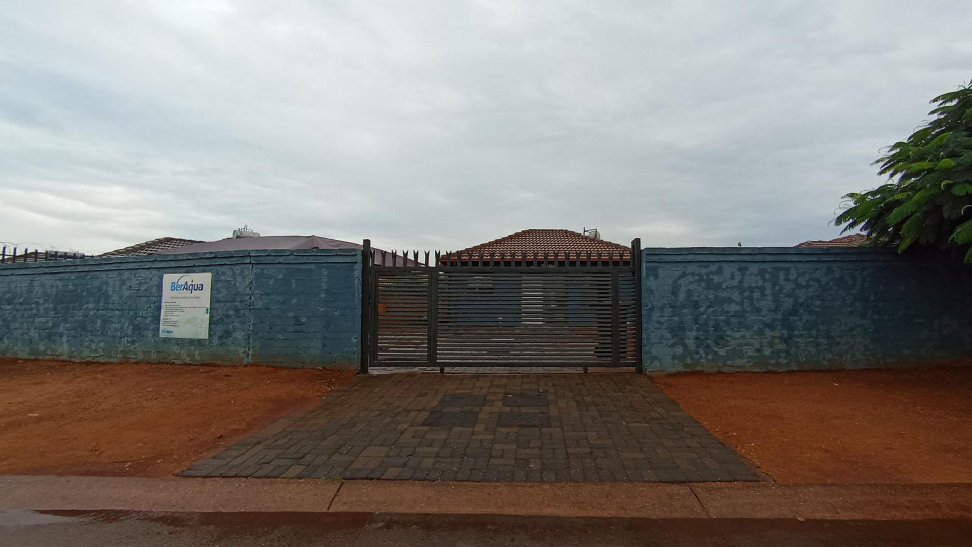 Front View of property in The Orchards
