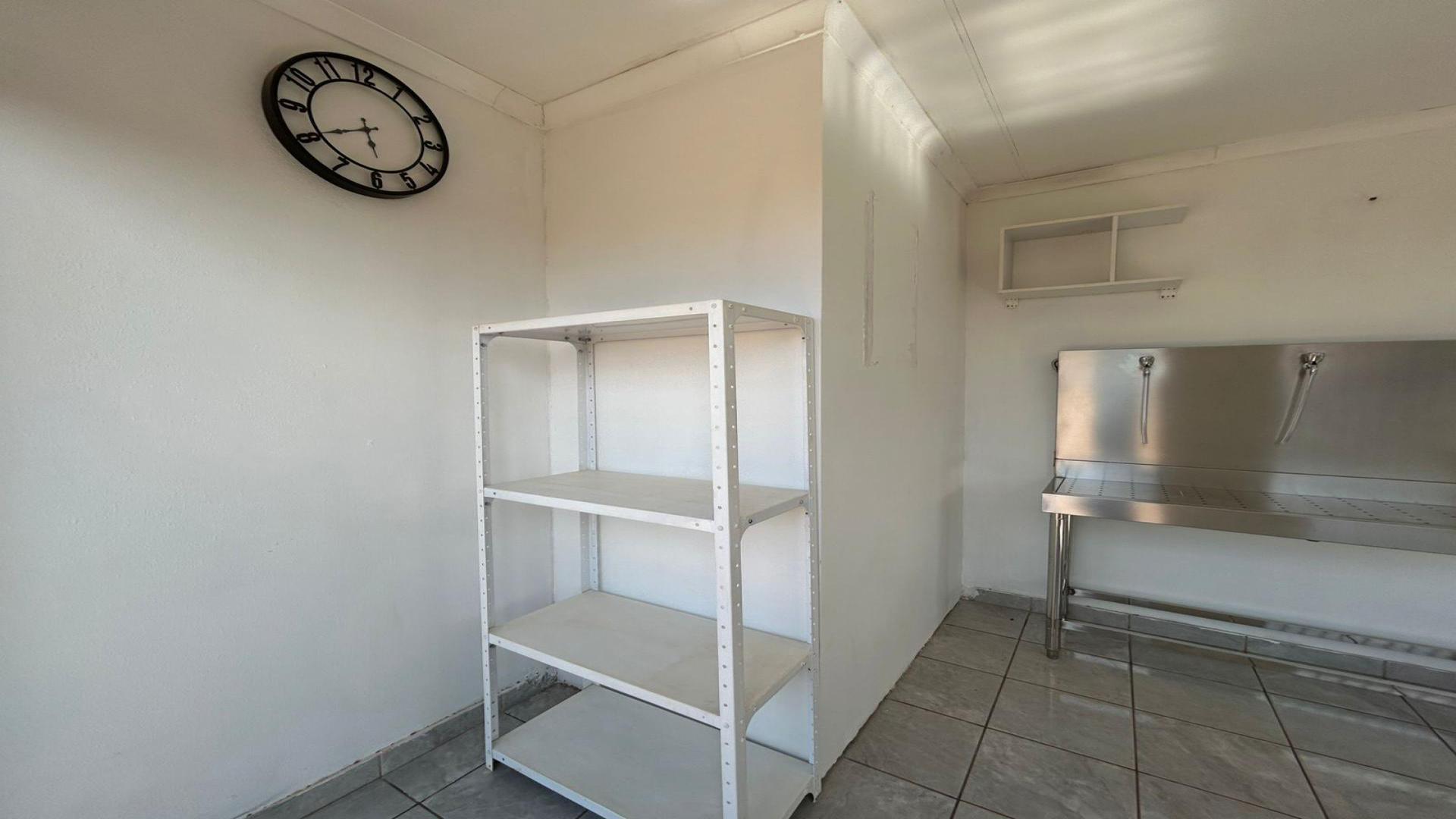 Dining Room - 12 square meters of property in The Orchards