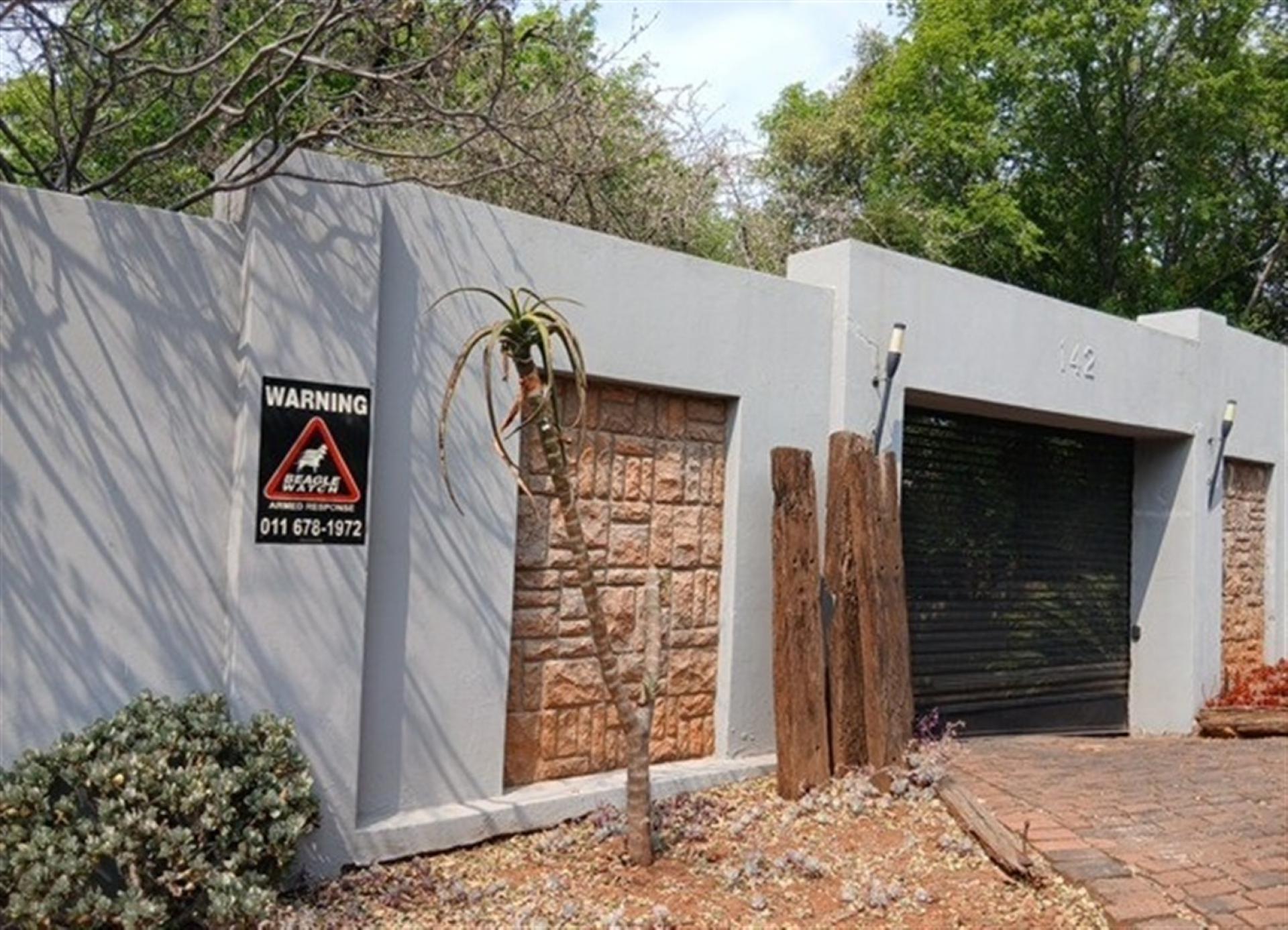 Front View of property in Northcliff