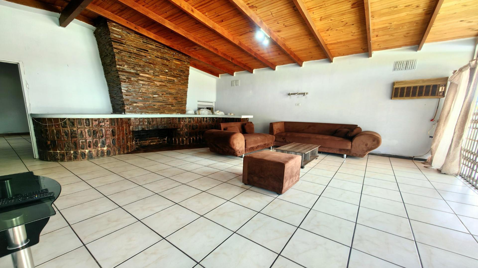 Lounges of property in Pelham