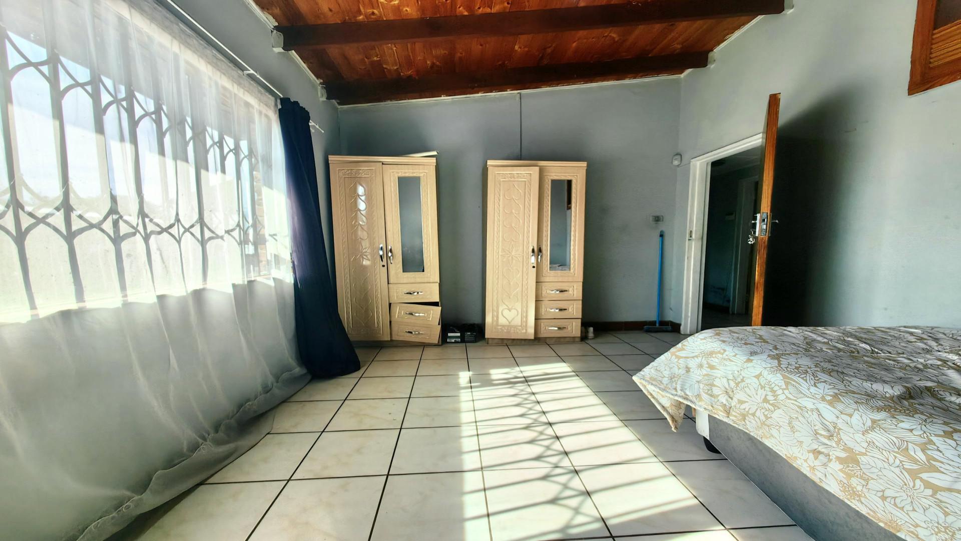 Bed Room 1 - 14 square meters of property in Pelham