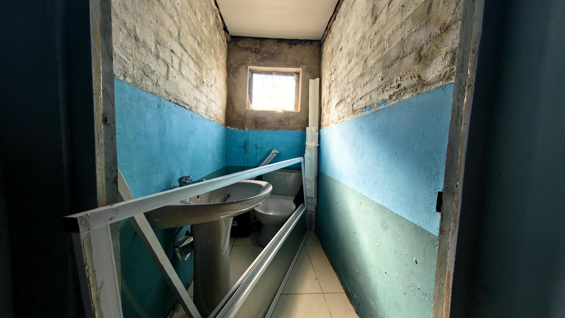 Bathroom 1 - 26 square meters of property in Pelham