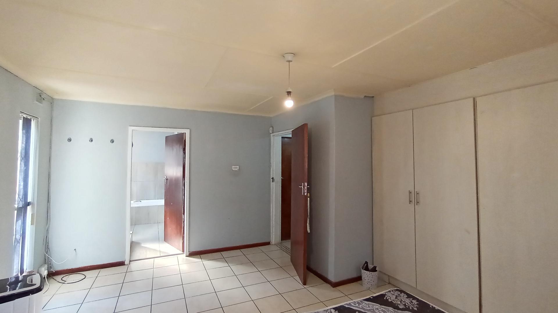 Main Bedroom - 24 square meters of property in Pelham
