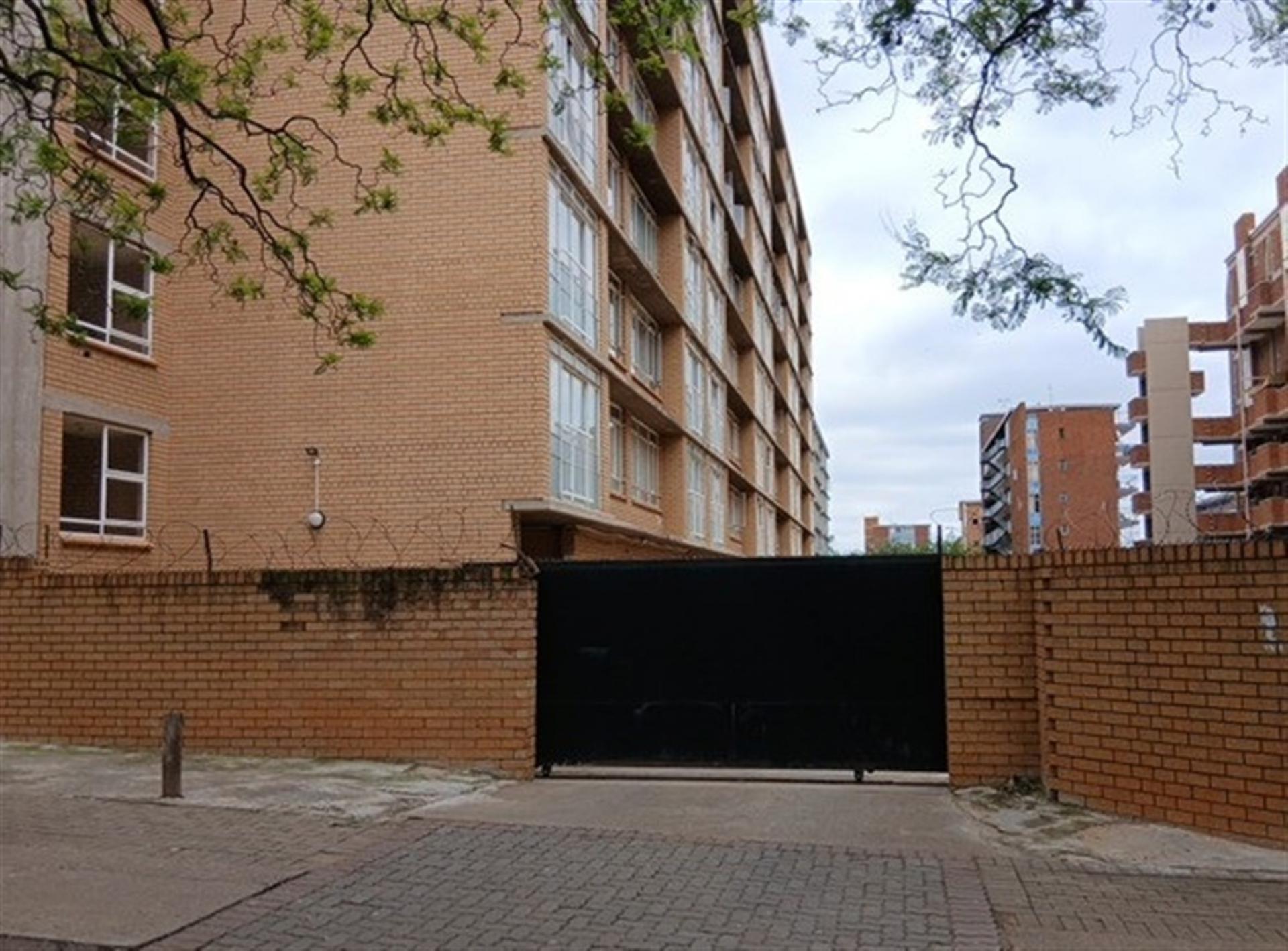 Front View of property in Sunnyside