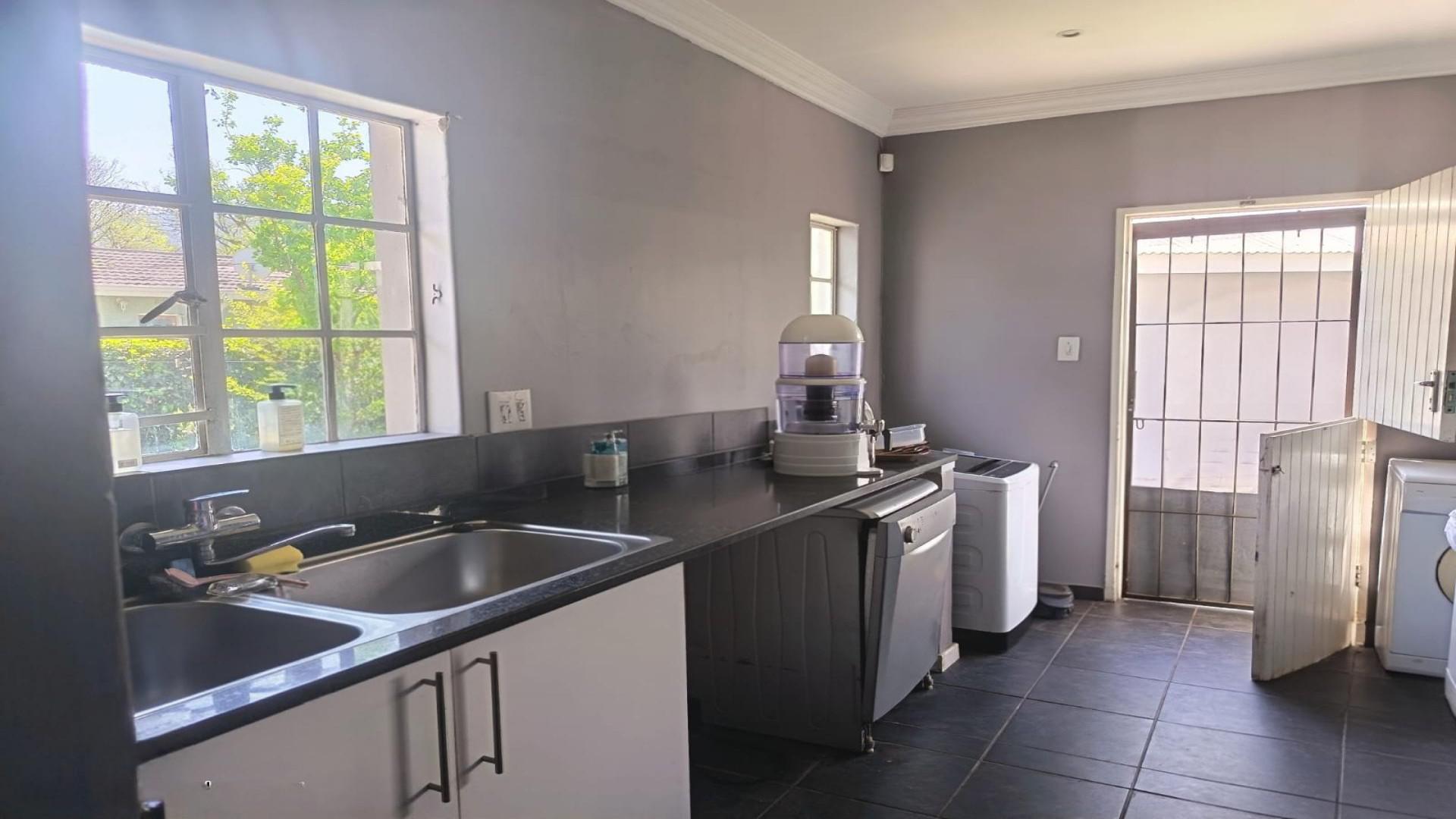 Kitchen of property in Harrismith