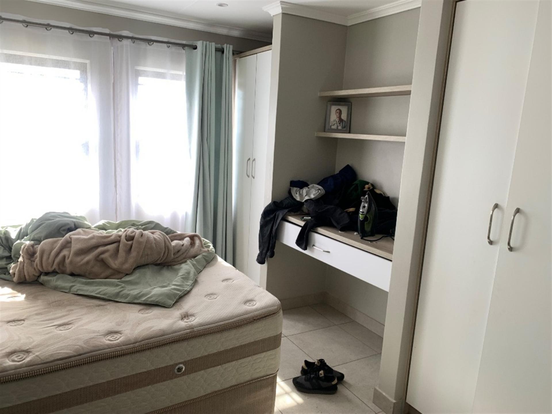 Main Bathroom of property in Cosmo City