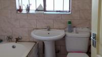 Bathroom 1 - 4 square meters of property in Lakeside - (Vereeniging)