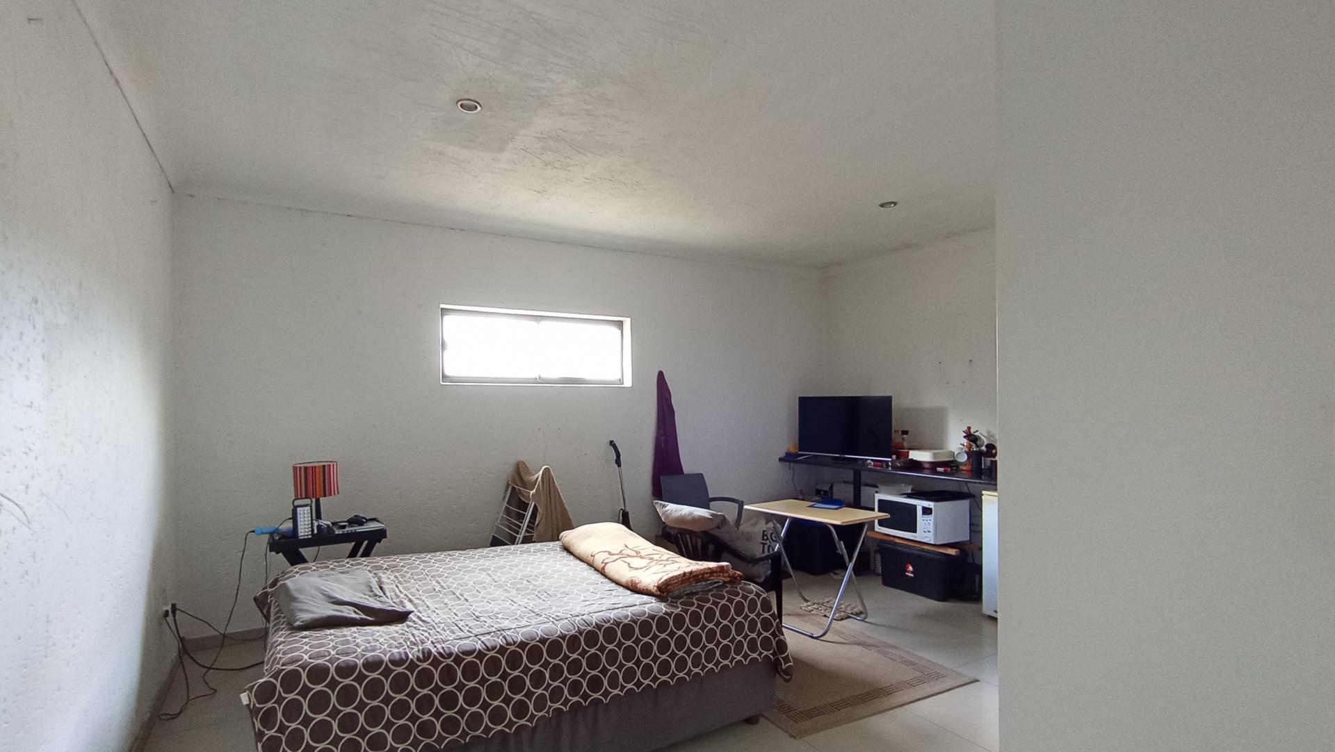 Bed Room 3 - 23 square meters of property in Buccleuch