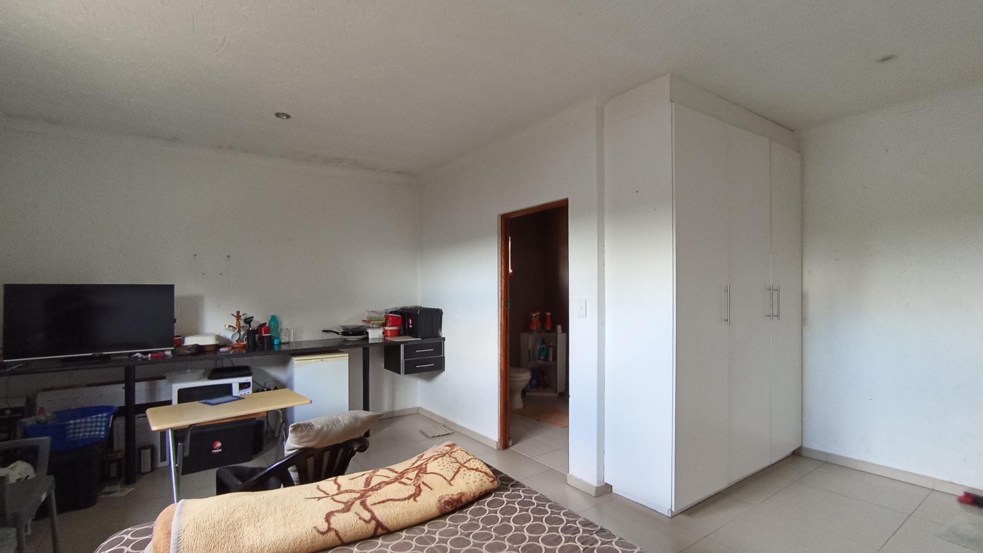 Bed Room 3 - 23 square meters of property in Buccleuch