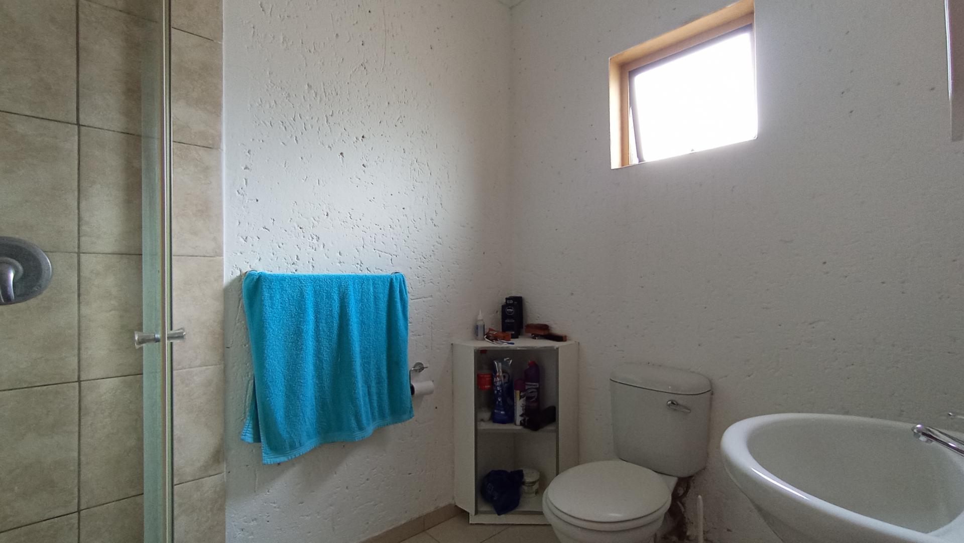 Bathroom 3+ - 20 square meters of property in Buccleuch