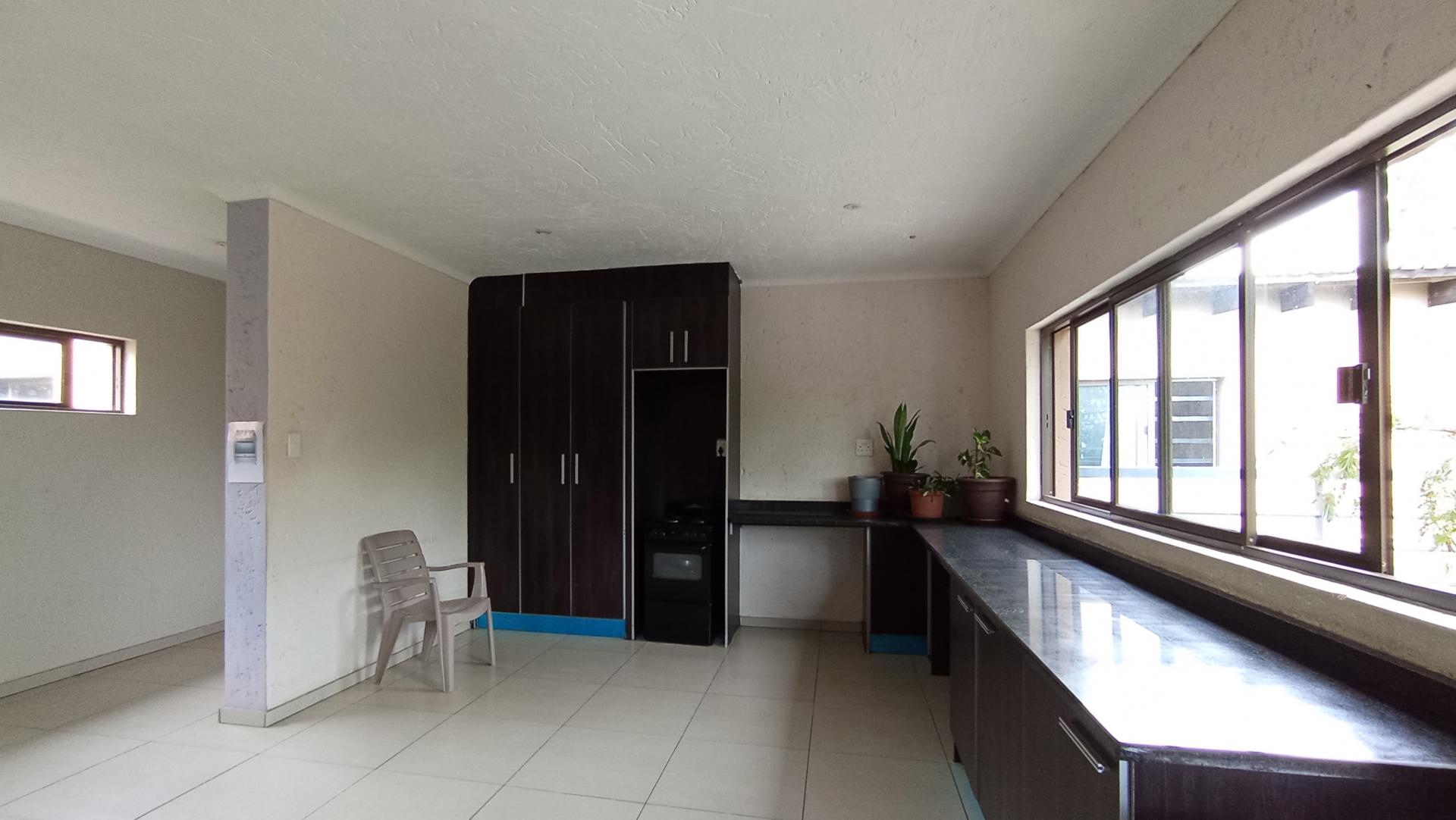 Kitchen - 93 square meters of property in Buccleuch