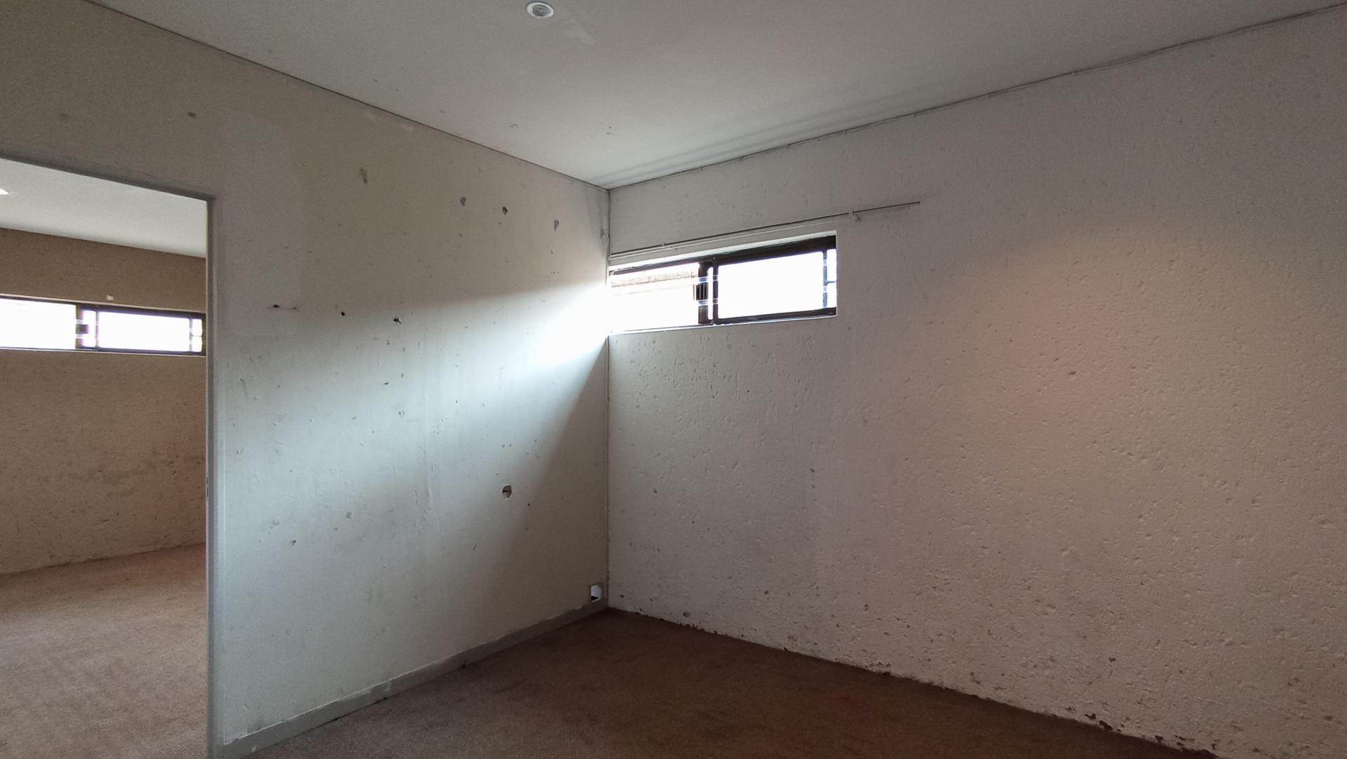 Bed Room 1 - 33 square meters of property in Buccleuch