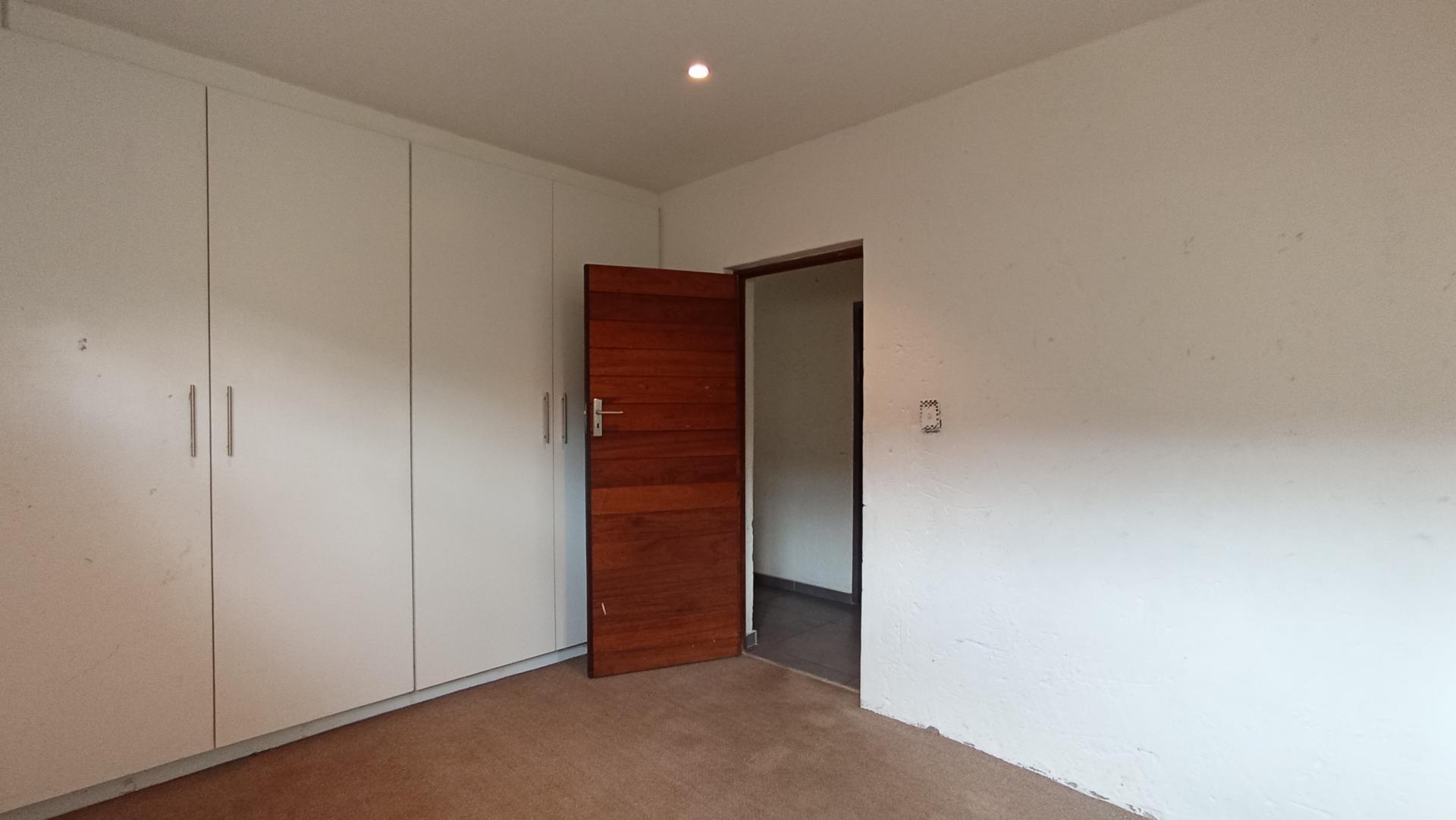 Bed Room 1 - 33 square meters of property in Buccleuch