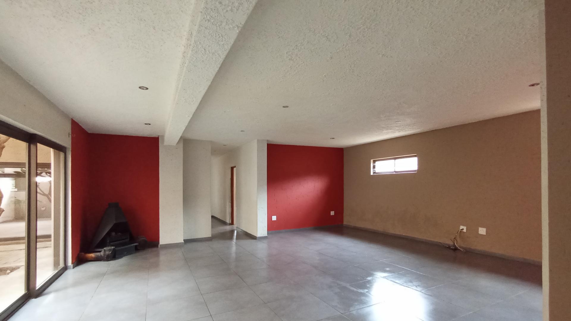 Lounges - 72 square meters of property in Buccleuch