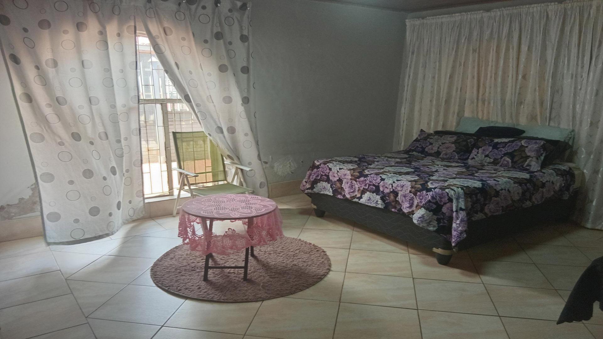 Bed Room 1 of property in Danville