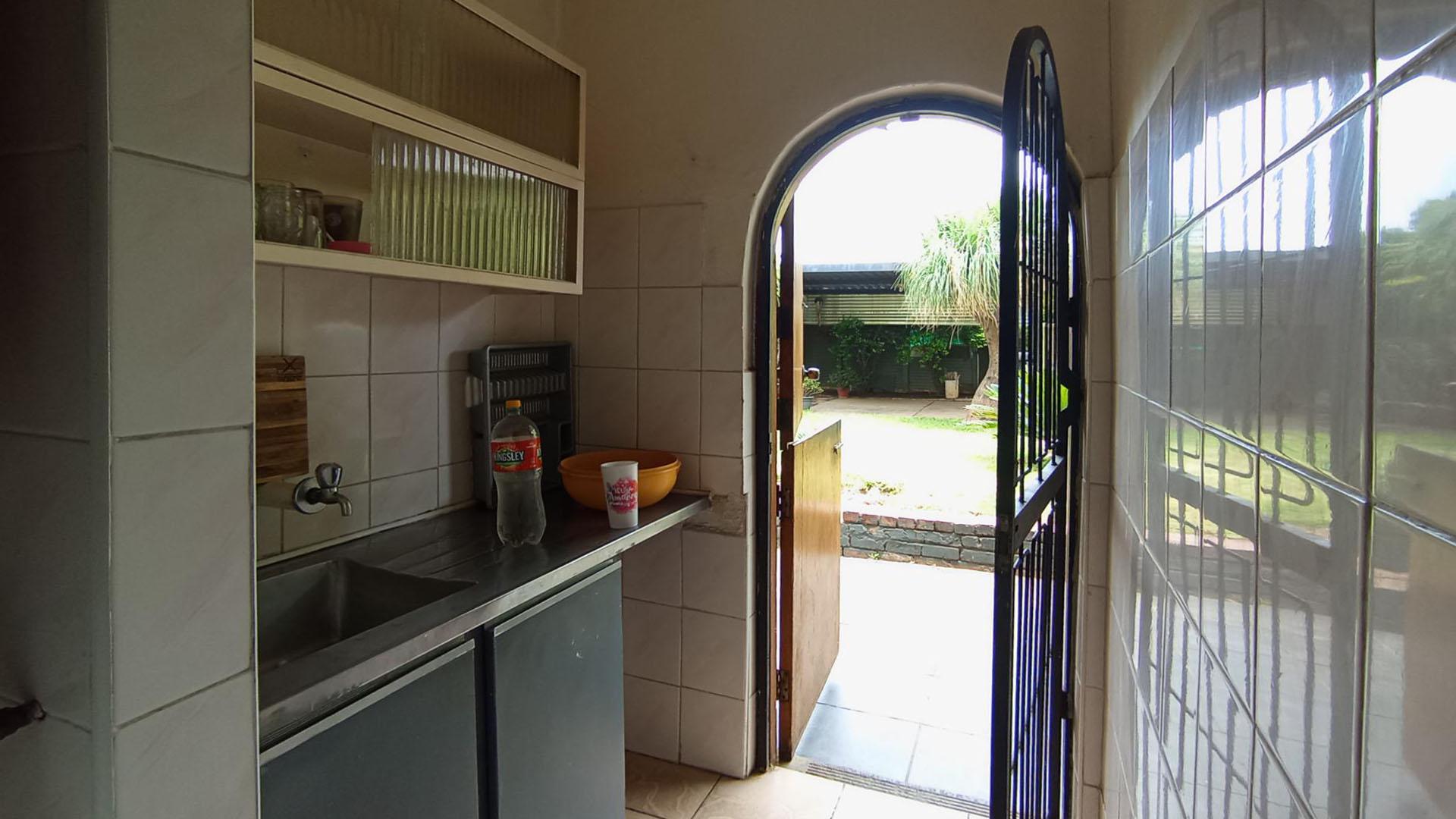 Scullery - 3 square meters of property in Danville
