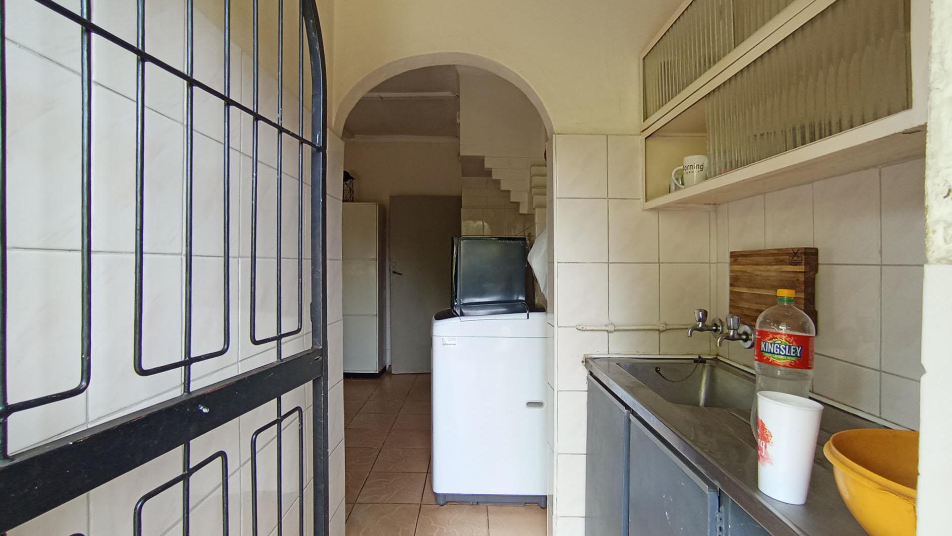 Scullery - 3 square meters of property in Danville