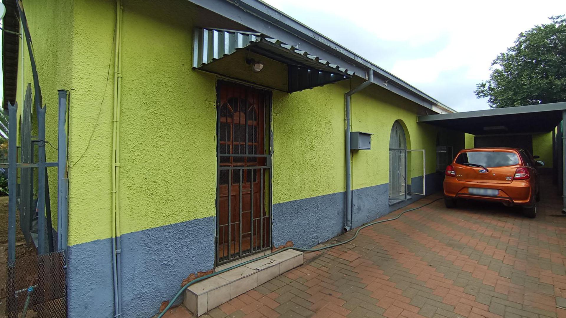 Front View of property in Danville