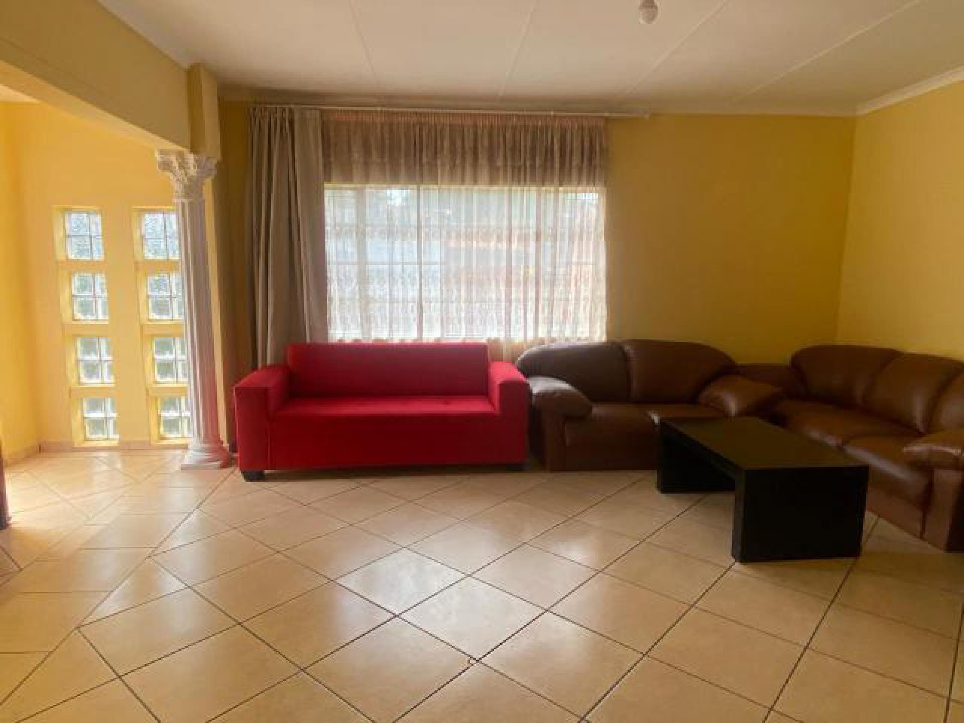 Lounges of property in Roodepoort