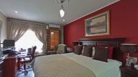 Main Bedroom - 27 square meters of property in Ferndale - JHB