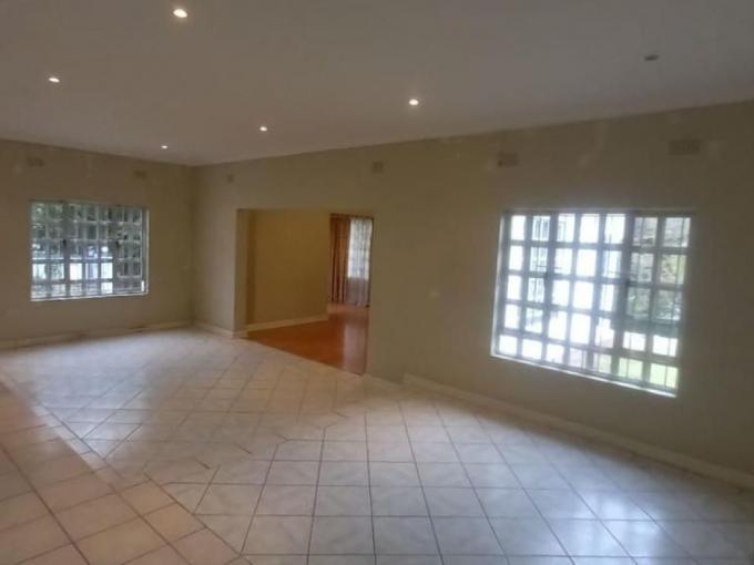 3 Bedroom House to Rent in Queensburgh - Property to rent - MR619368