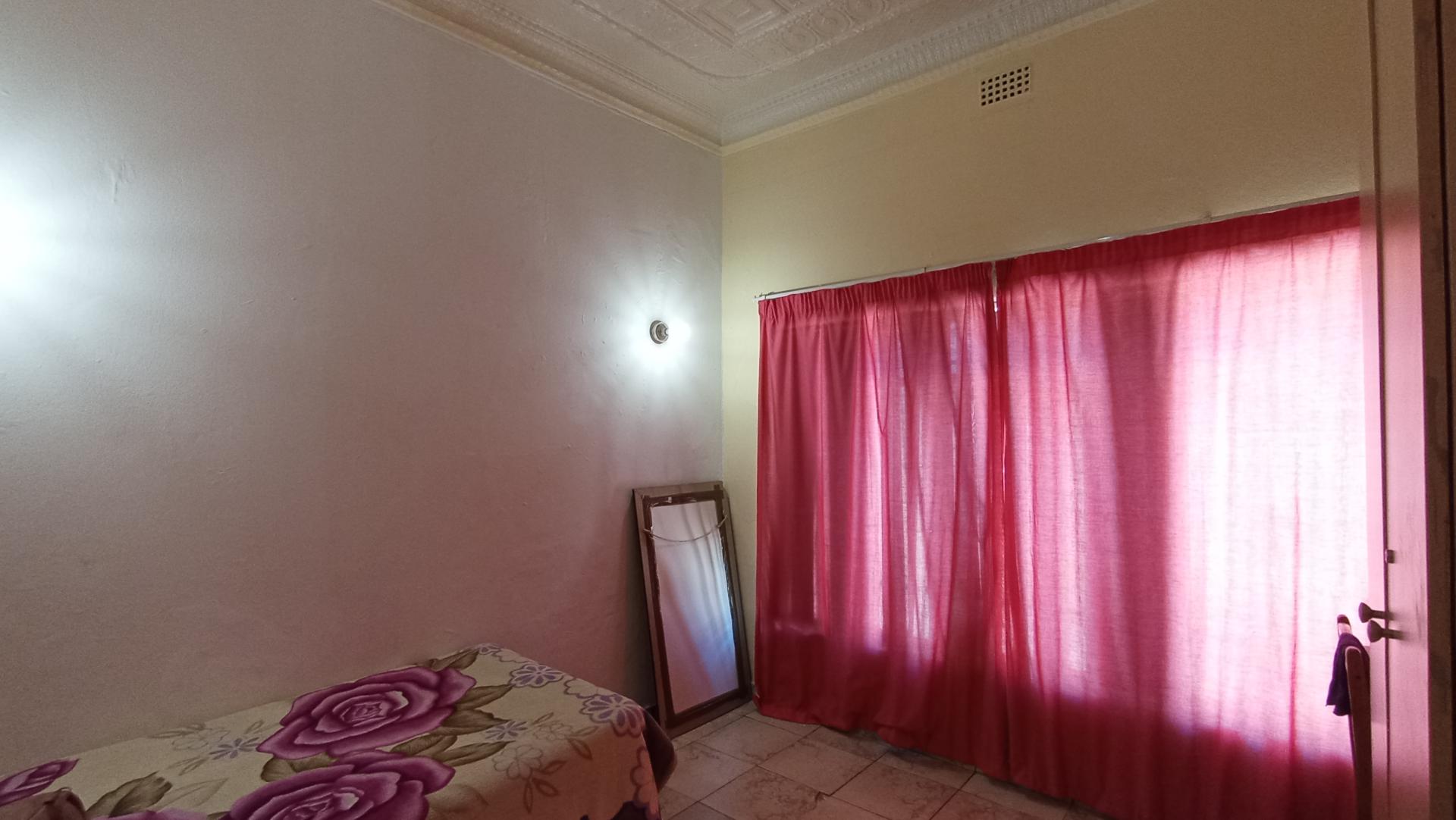 Bed Room 1 - 13 square meters of property in Hurst Hill