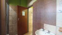 Bathroom 2 - 9 square meters of property in Hurst Hill