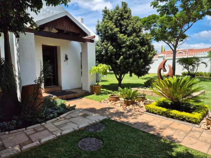 3 Bedroom Simplex for Sale For Sale in Protea Park - MR619434