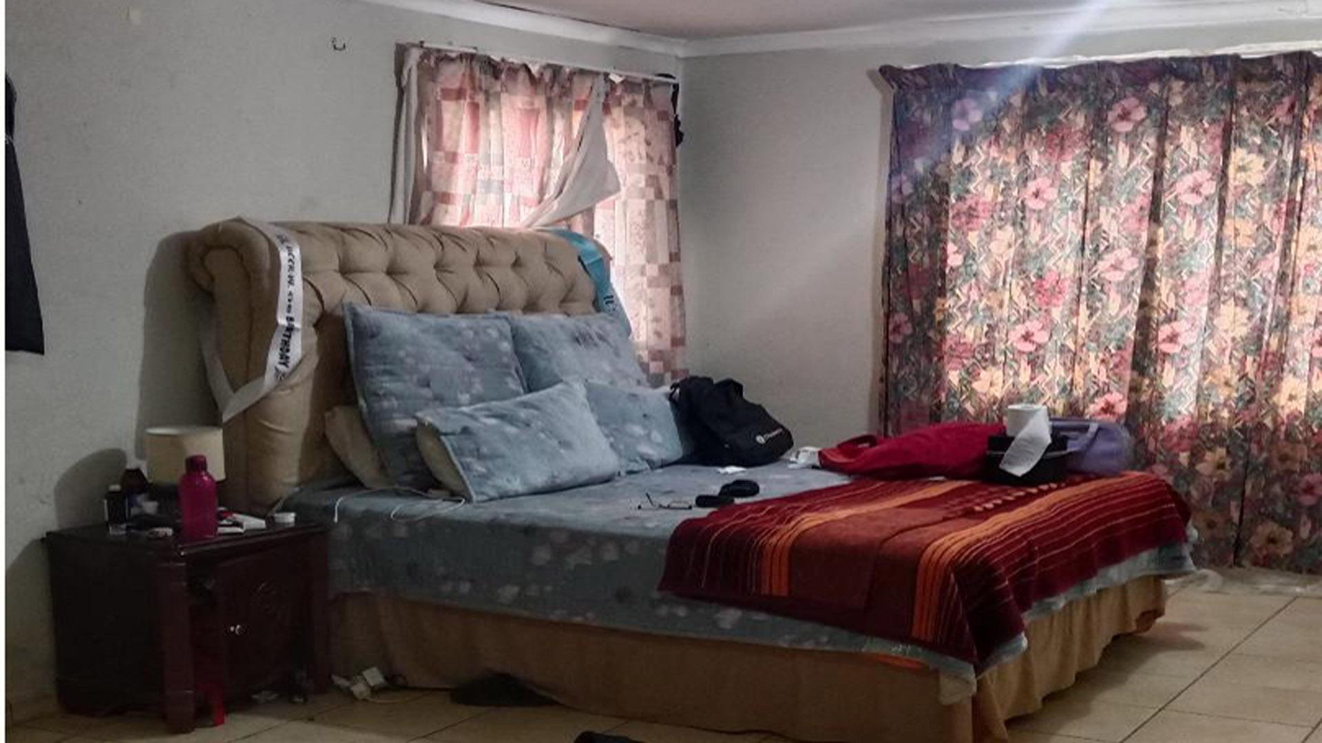 Bed Room 1 of property in Protea Glen