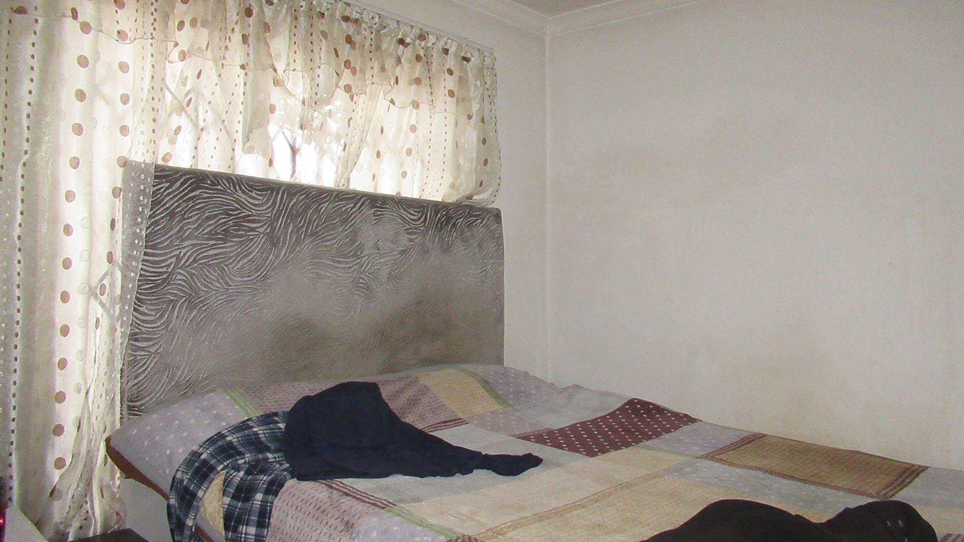 Bed Room 2 - 9 square meters of property in Fleurhof