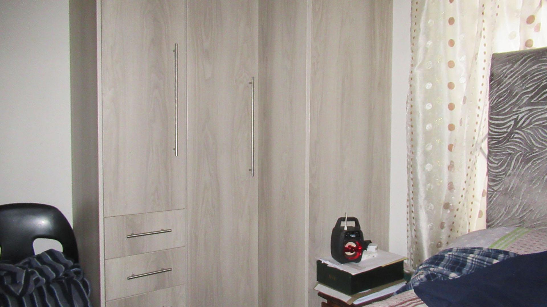 Bed Room 2 - 9 square meters of property in Fleurhof