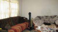 Lounges - 15 square meters of property in Fleurhof