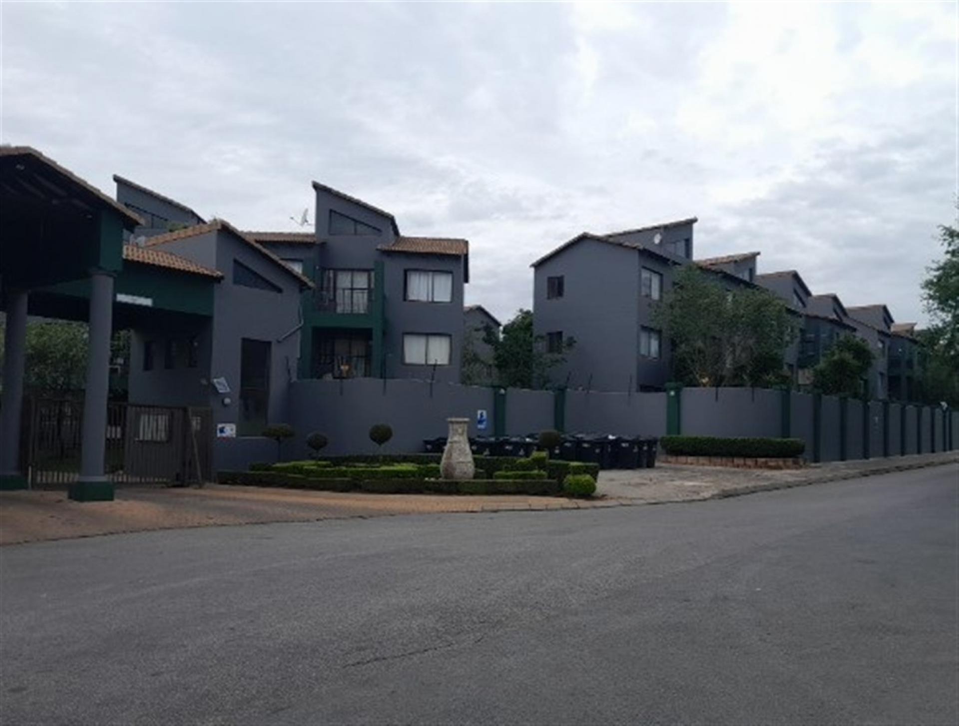 Front View of property in Honeydew