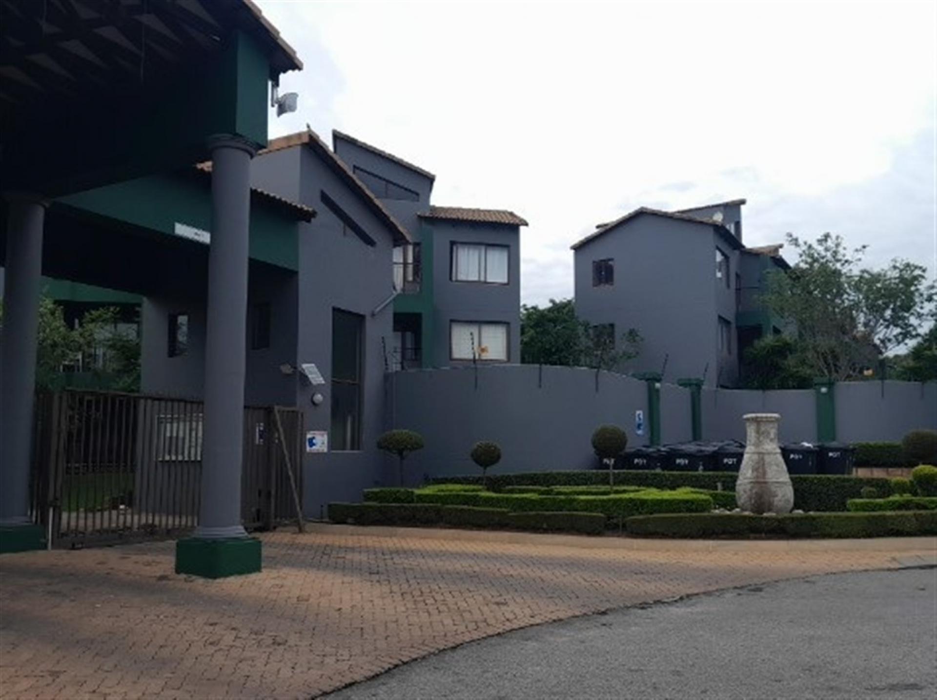 Front View of property in Honeydew