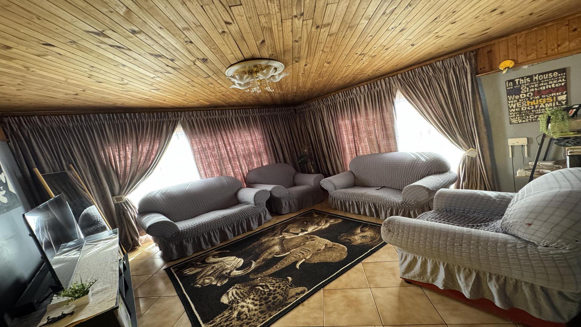 Lounges of property in Protea Glen