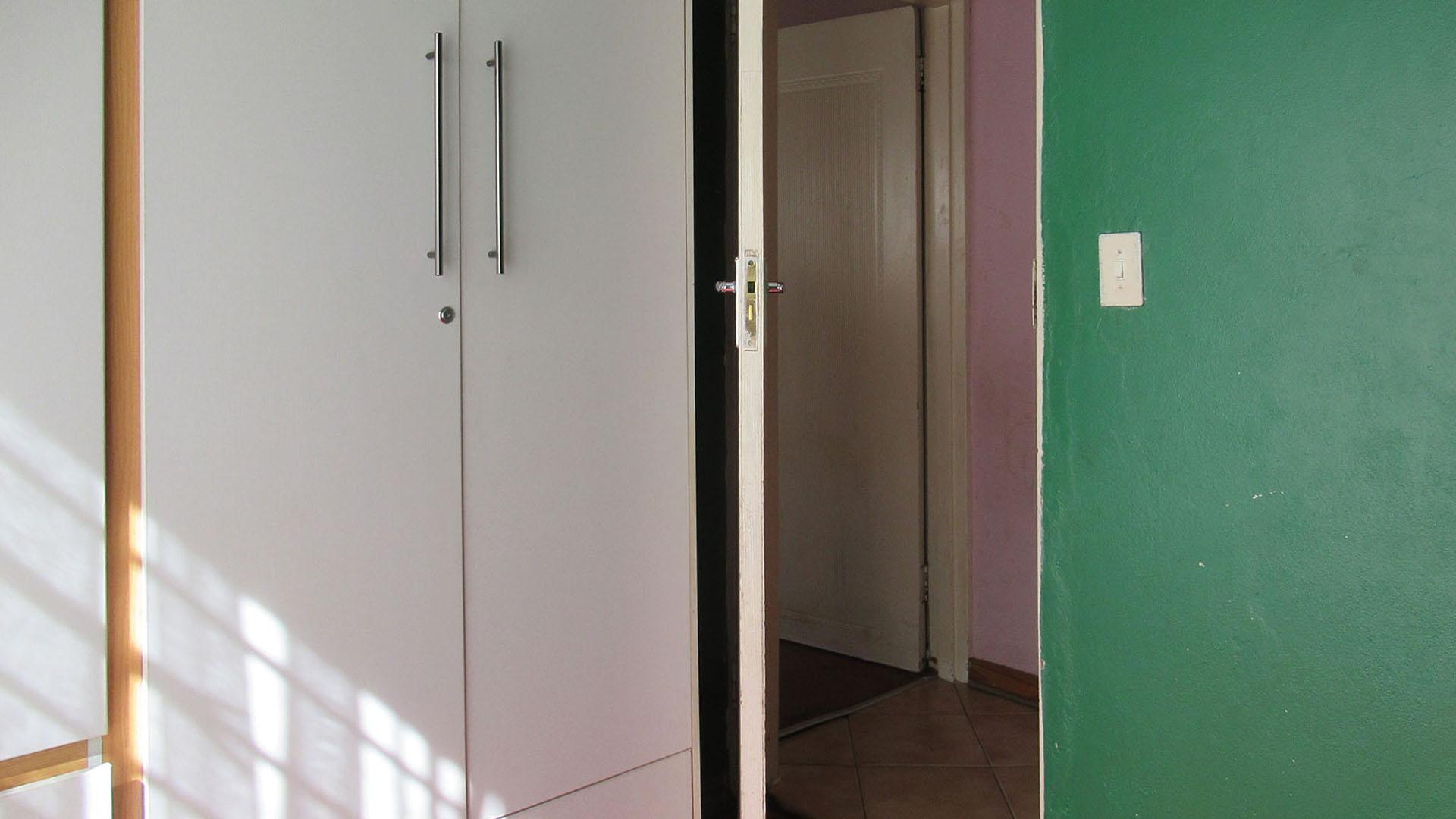 Bed Room 1 - 9 square meters of property in Protea Glen