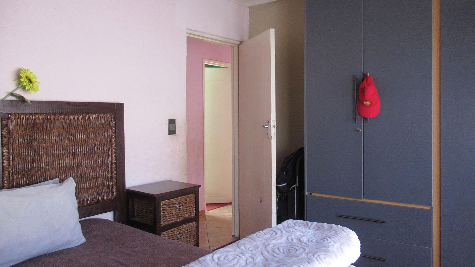 Bed Room 2 - 11 square meters of property in Protea Glen