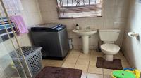 Bathroom 2 of property in Protea Glen