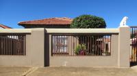 Garage of property in Protea Glen