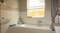 Bathroom 1 - 4 square meters of property in Honey Park