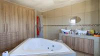 Main Bathroom - 18 square meters of property in Rietvlei View Country Estates