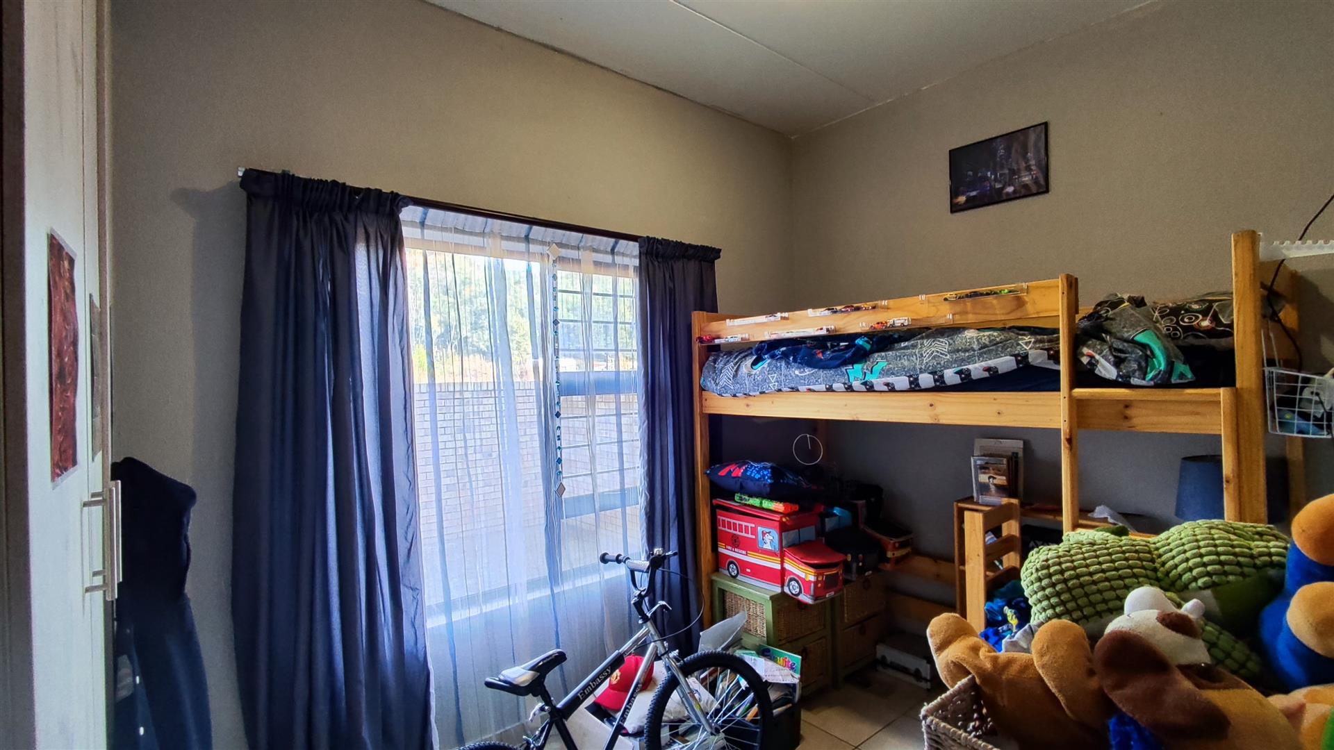 Bed Room 1 - 12 square meters of property in Norton Small Farms