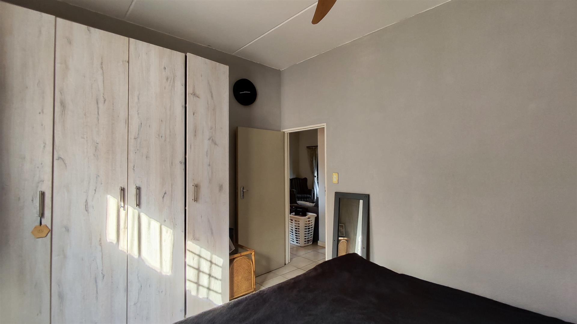 Bed Room 2 - 14 square meters of property in Norton Small Farms