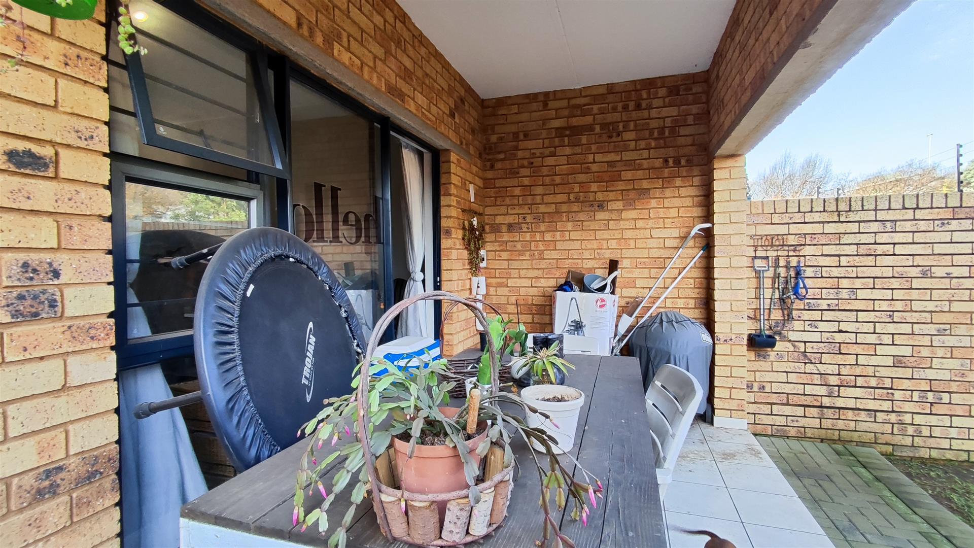 Patio - 10 square meters of property in Norton Small Farms